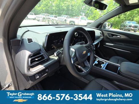 New 2026 Chevrolet Traverse LT w/ Sun and Wheel Package FWD image 14