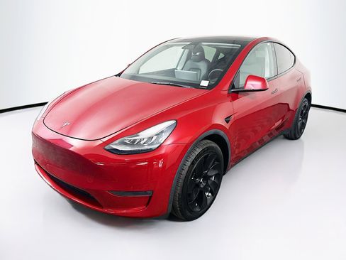 Used 2023 Tesla Model Y Long Range image 3