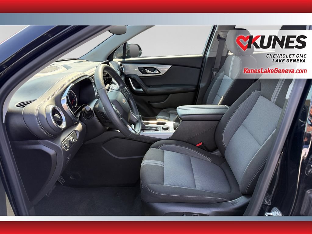 Used 2025 Chevrolet Blazer LT AWD/4WD image 19