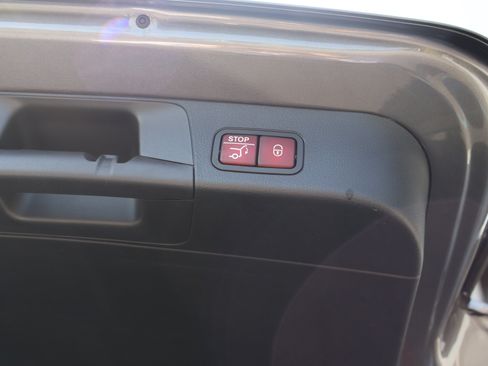 Certified 2021 Mercedes-Benz GLB 250 image 23