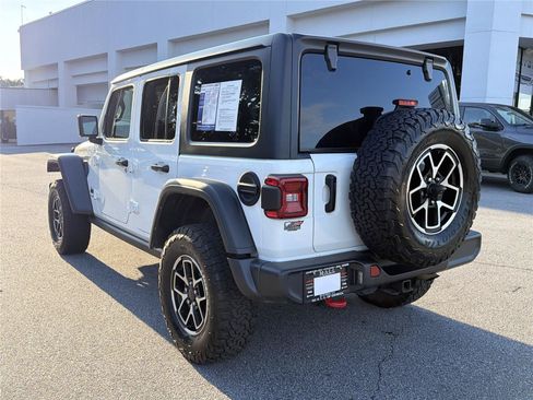 Used 2025 Jeep Wrangler Unlimited Rubicon AWD/4WD image 7