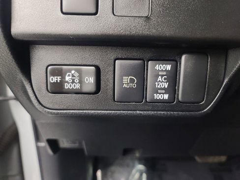 Used 2020 Toyota Tacoma TRD Sport image 29