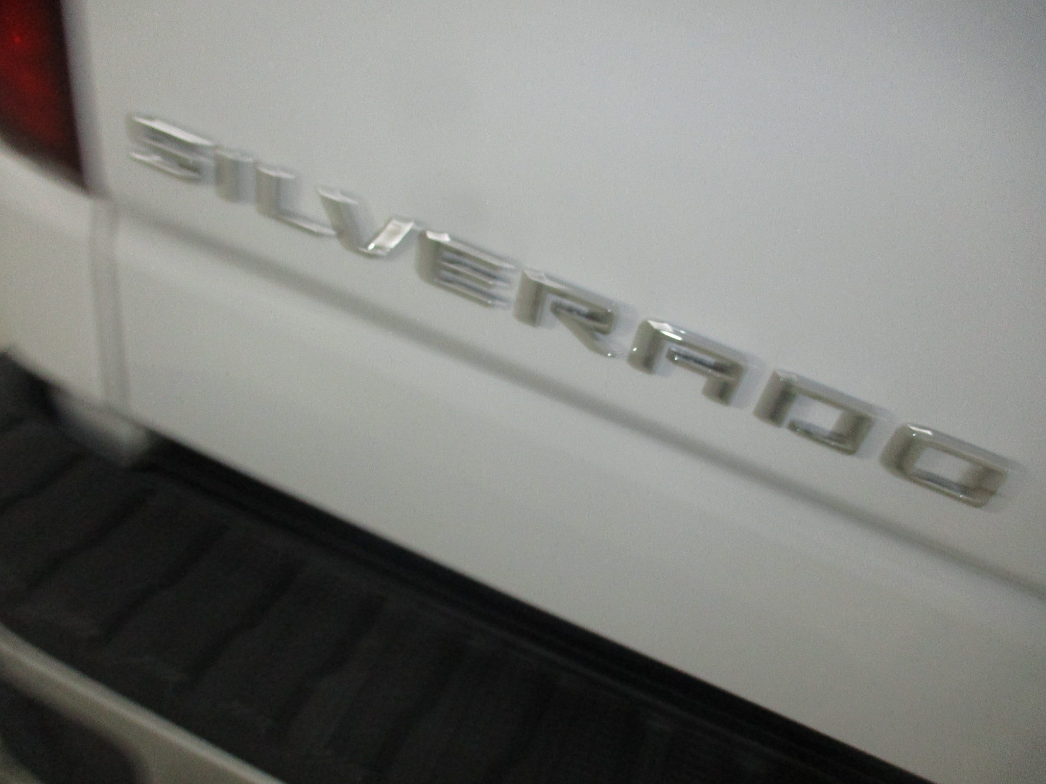 Used 2020 Chevrolet Silverado 1500 LTZ w/ LTZ Convenience Package AWD/4WD image 8