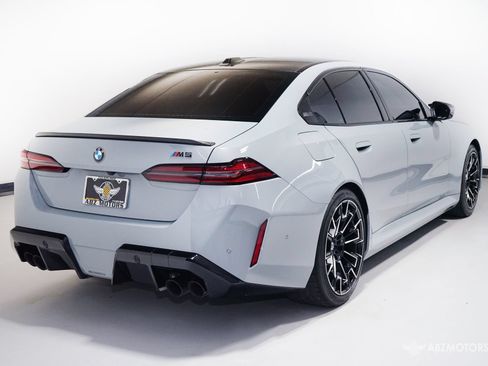 Used 2026 BMW M5 w/ Carbon Package AWD/4WD image 5