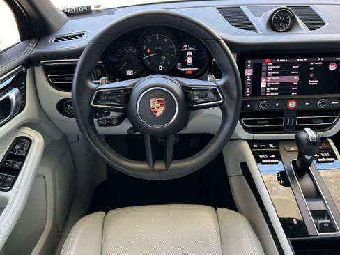 Certified 2023 Porsche Macan AWD/4WD image 14
