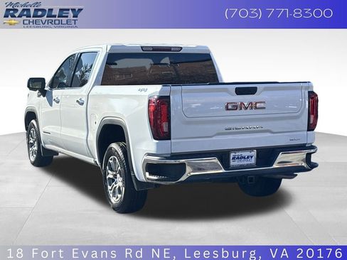 Used 2025 GMC Sierra 1500 SLT image 3