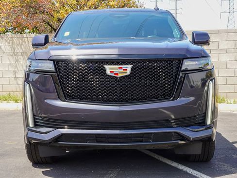 Used 2023 Cadillac Escalade Sport Platinum AWD/4WD image 4