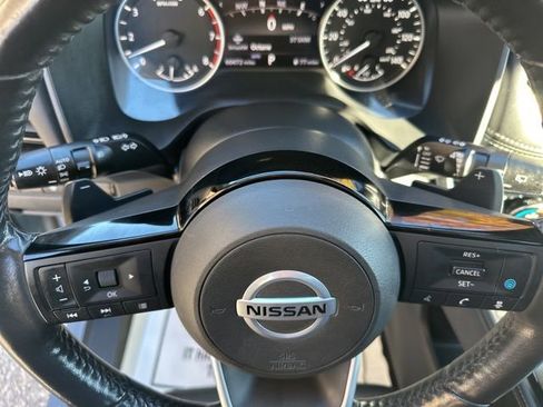 Used 2021 Nissan Rogue SL w/ Premium Package image 21