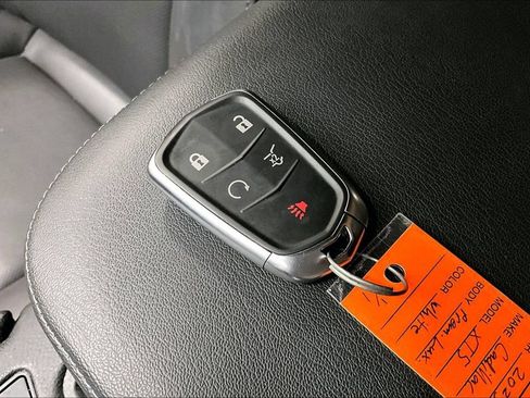 Used 2023 Cadillac XT5 Premium Luxury FWD image 12