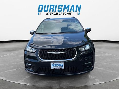 Used 2023 Chrysler Pacifica Limited image 8