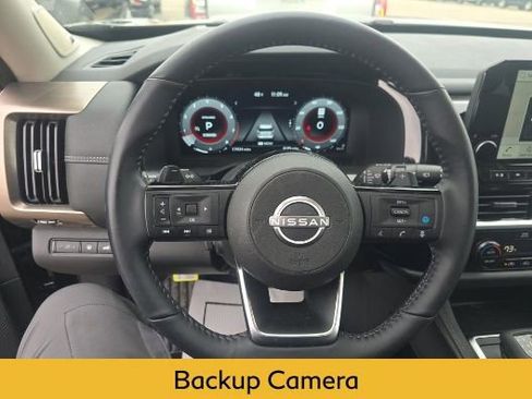 Used 2024 Nissan Pathfinder Platinum w/ Cargo Package image 9