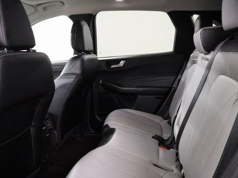 Used 2025 Ford Escape SE w/ PHEV Premium Package FWD image 29