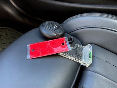 Certified 2024 MINI Cooper SE image 13