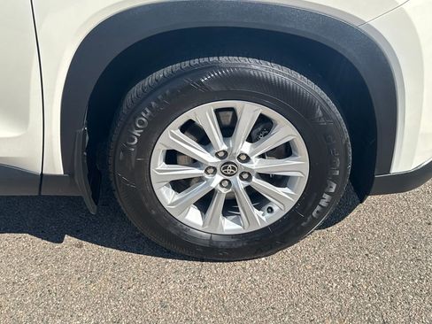 Used 2024 Toyota Grand Highlander XLE image 45