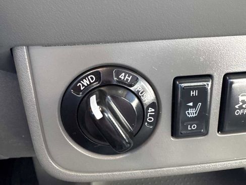 Used 2014 Nissan Frontier SL image 7
