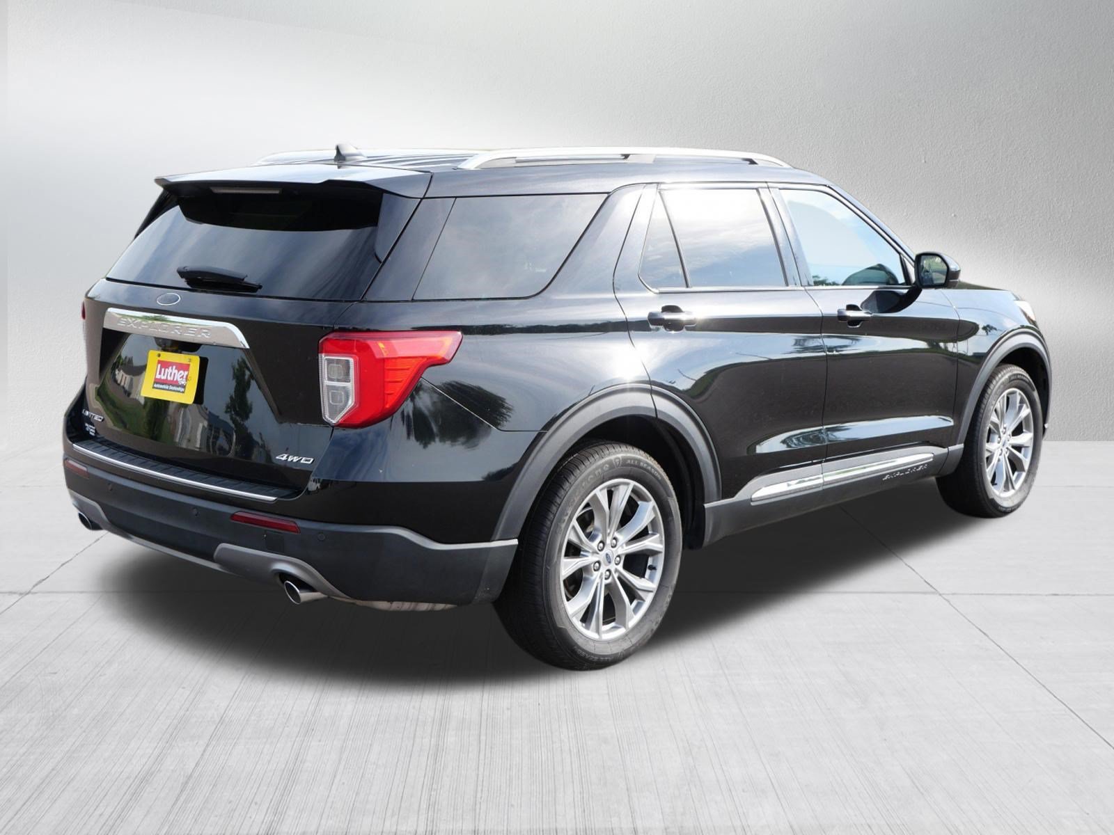 Used 2023 Ford Explorer Limited AWD/4WD image 7