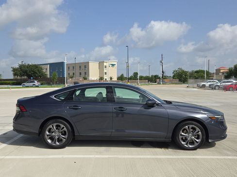 Used 2024 Honda Accord EX image 2