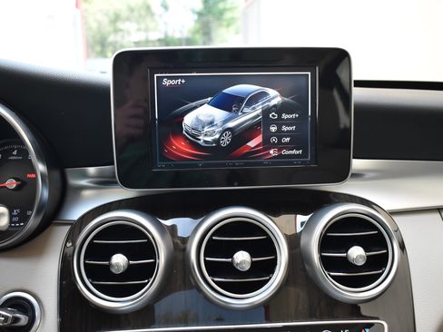 Used 2017 Mercedes-Benz C 300 4MATIC Sedan image 37