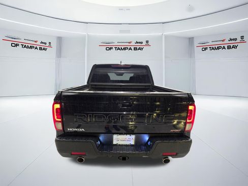 Used 2025 Honda Ridgeline Sport image 5