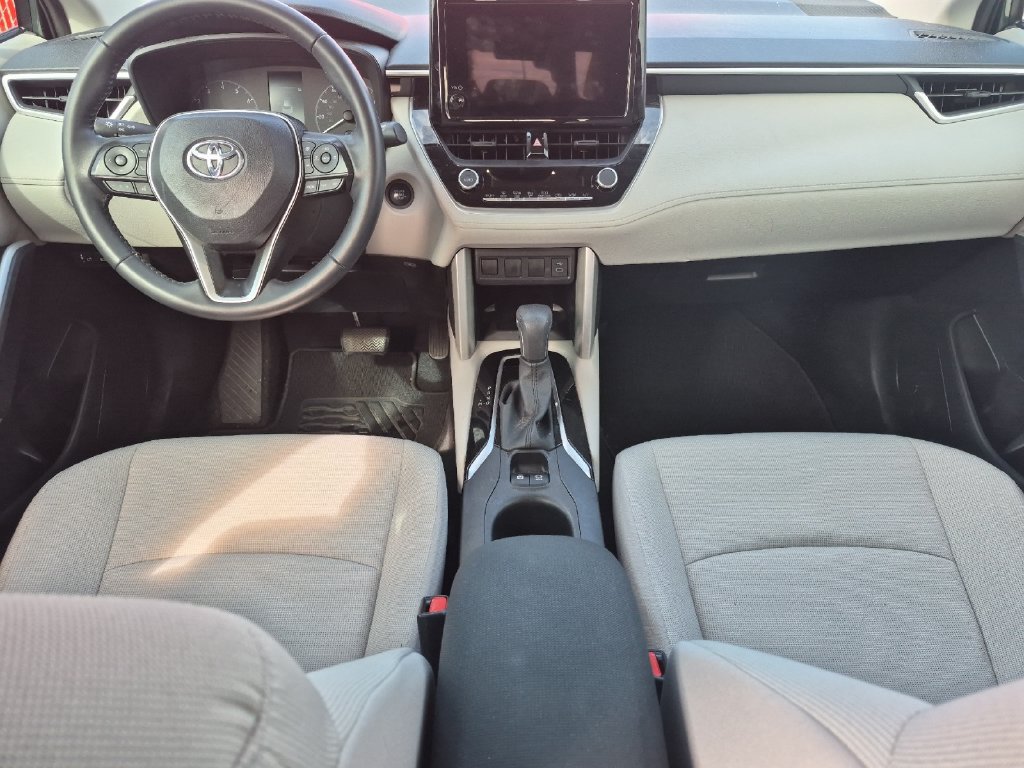 Certified 2025 Toyota Corolla Cross LE FWD image 13