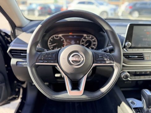 Used 2024 Nissan Altima 2.5 SV image 29