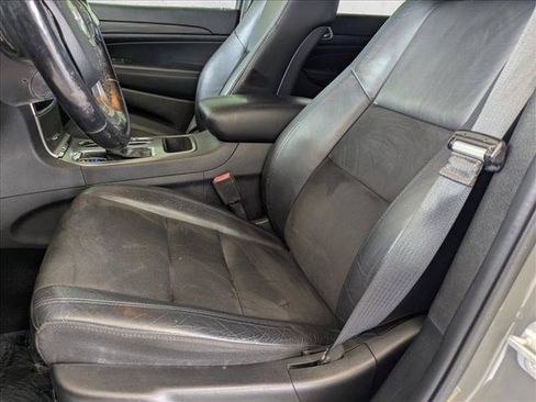Used 2020 Jeep Grand Cherokee Altitude RWD image 16