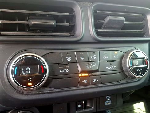 Used 2022 Ford Maverick Lariat w/ Equipment Group 500A Standard AWD/4WD image 11