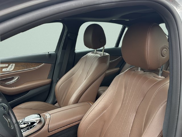 Used 2018 Mercedes-Benz E 300 4MATIC image 13