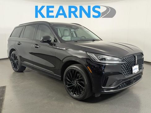 Used 2025 Lincoln Aviator Reserve w/ Jet Appearance Package AWD/4WD image 1