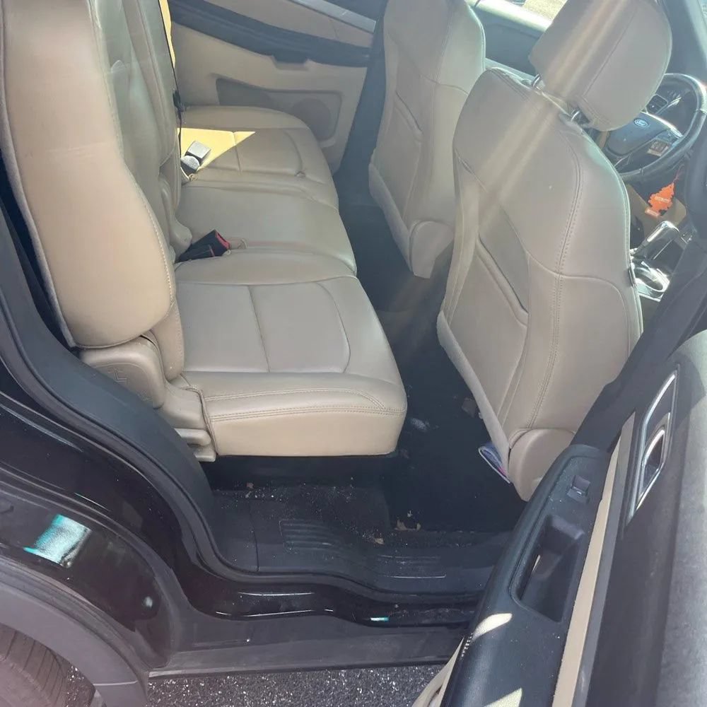 Used 2017 Ford Explorer XLT w/ Equipment Group 202A AWD/4WD image 13