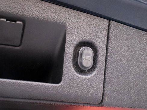 Used 2020 Cadillac Escalade ESV Premium Luxury image 40