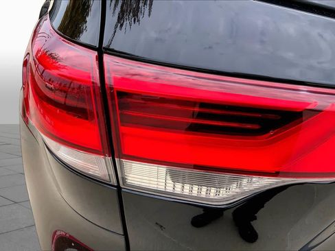 Used 2018 Toyota Highlander SE AWD/4WD image 28