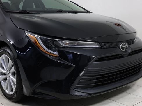 Used 2023 Toyota Corolla LE image 36