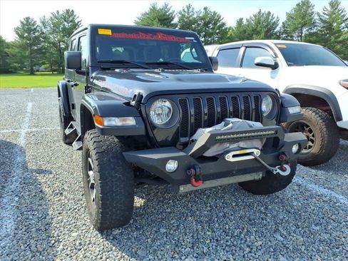 Used 2023 Jeep Wrangler Unlimited Rubicon w/ Cold Weather Group AWD/4WD image 9