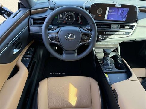 New 2025 Lexus ES 300h w/ Premium Package image 3