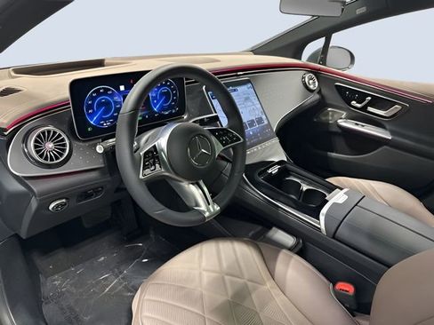 Certified 2023 Mercedes-Benz EQE 500 4MATIC Sedan w/ Exclusive Trim Package image 11