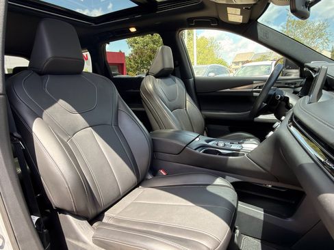 Used 2025 INFINITI QX60 Luxe w/ Black Edition image 14