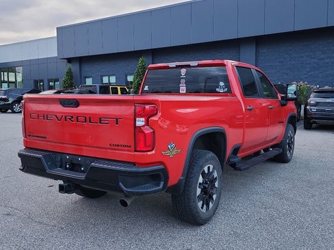 Used 2020 Chevrolet Silverado 2500 Custom w/ Custom Convenience Package image 7