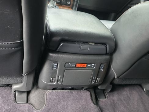 Used 2019 Nissan Armada Platinum w/ Interior Lighting Package AWD/4WD image 12