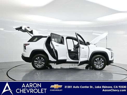 New 2026 Chevrolet Equinox LT image 3