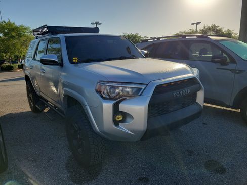 Used 2021 Toyota 4Runner SR5 image 8