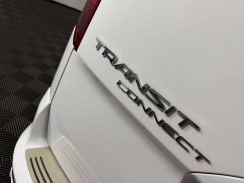 Used 2017 Ford Transit Connect Titanium FWD image 39