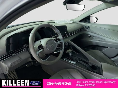 Used 2025 Hyundai Elantra Sport image 9