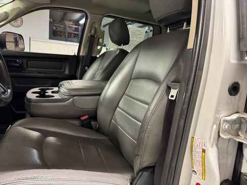 Used 2017 RAM 2500 Tradesman w/ Chrome Appearance Group image 18