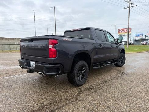 Used 2023 Chevrolet Silverado 1500 Custom Trail Boss w/ LPO, Dark Essentials Package AWD/4WD image 4