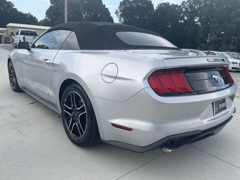 Used 2018 Ford Mustang Premium RWD image 4