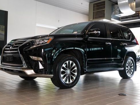Used 2019 Lexus GX 460 Luxury AWD/4WD image 3
