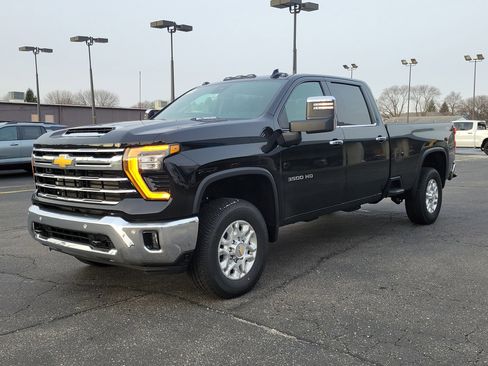 New 2026 Chevrolet Silverado 3500 LTZ w/ LTZ Premium Package AWD/4WD image 2