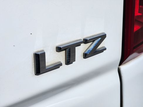 Used 2021 Chevrolet Silverado 2500 LTZ w/ LTZ Texas Edition image 10