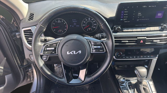 Certified 2023 Kia Seltos S w/ Navigation Package AWD/4WD image 17